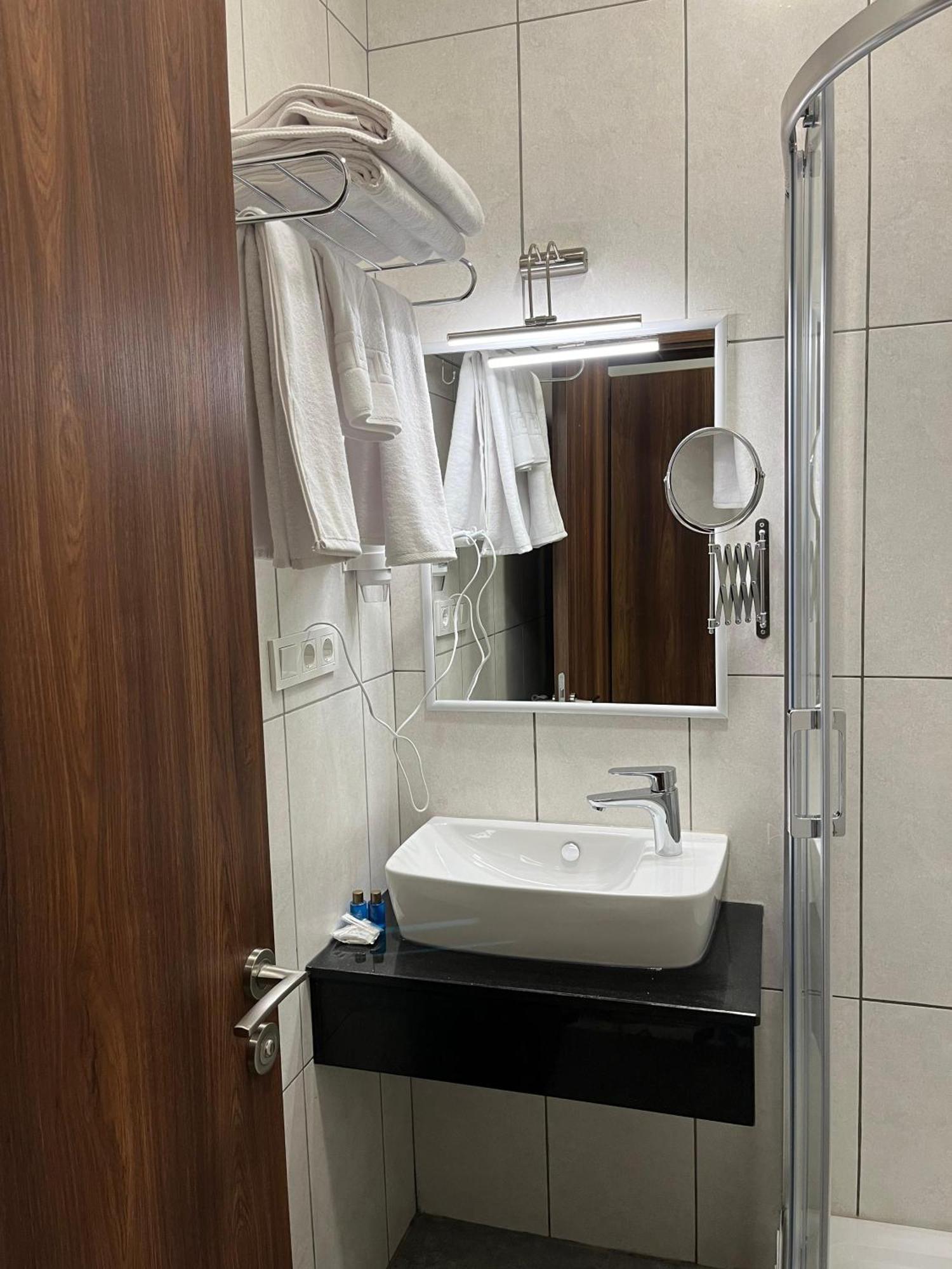 Andi Hotel Istanboel Buitenkant foto